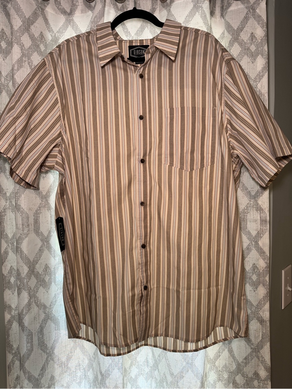 Gibson Beige and Cream Striped Short-Sleeve Button-Down Shirt